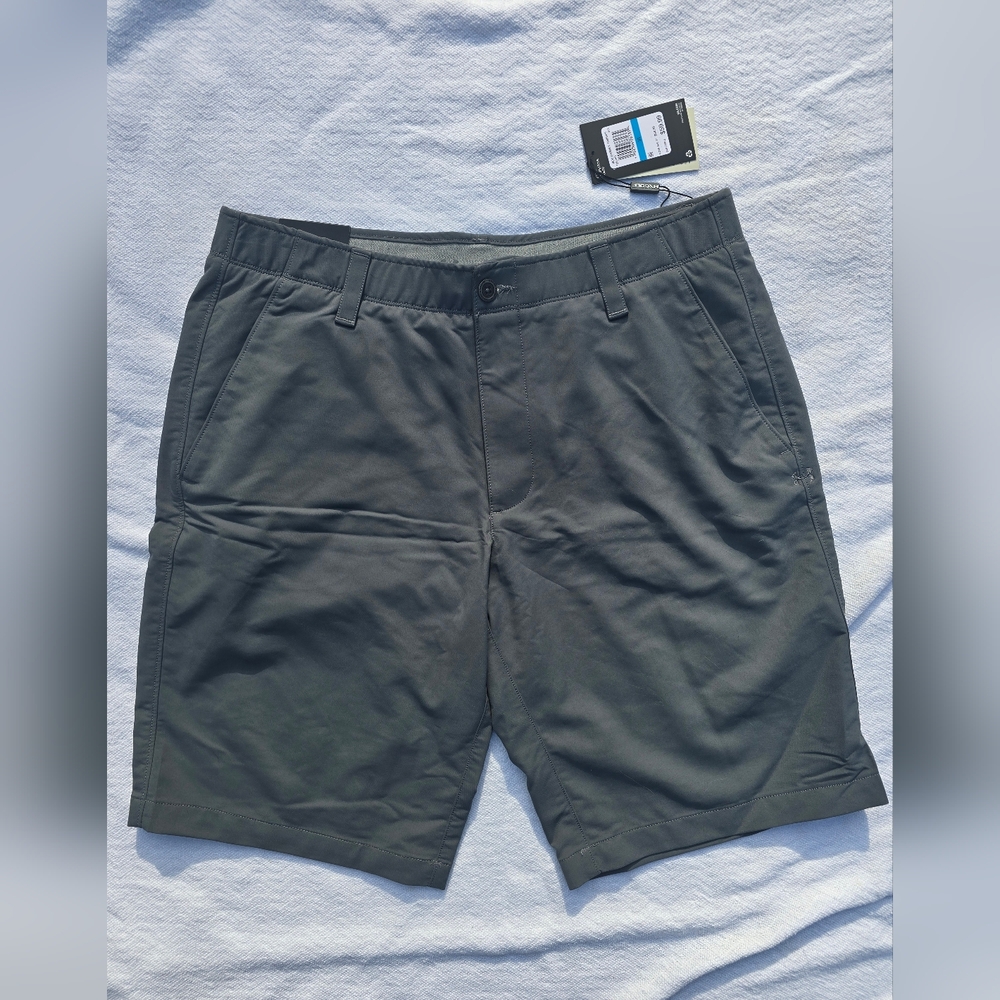 Men's Under Armour Dri-fit Golf Shorts. Grey, Size 36, NWT. Under Retail